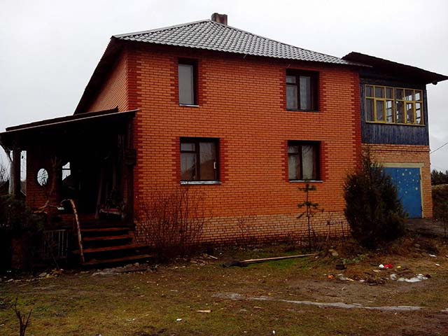 дом в деревне Гологузово